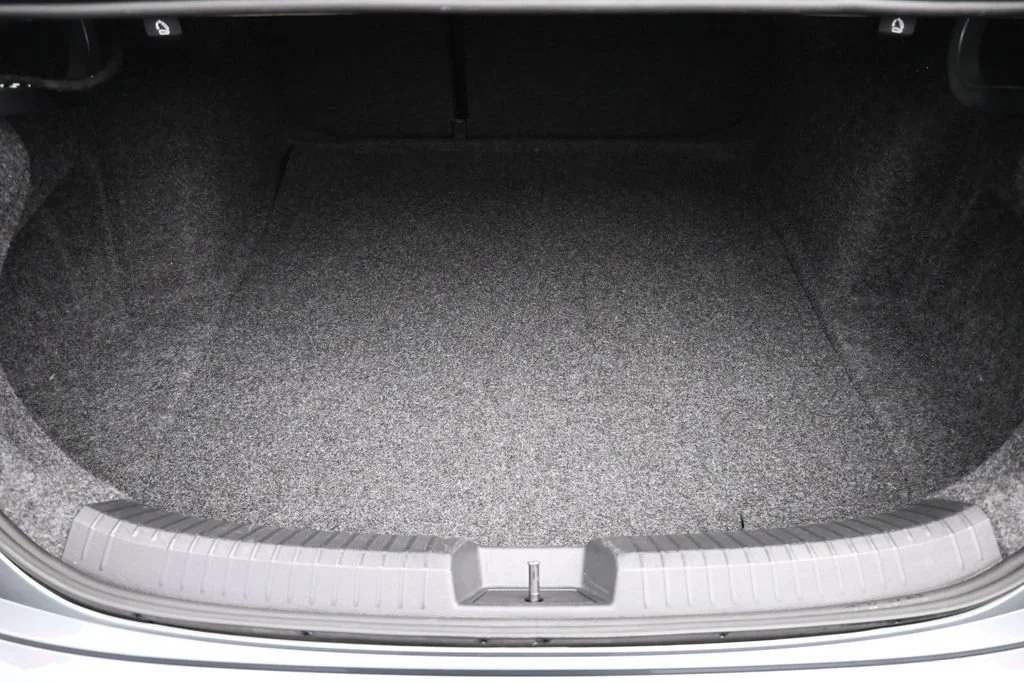 Used 2025 Gray Volkswagen 1.5T SE image 15