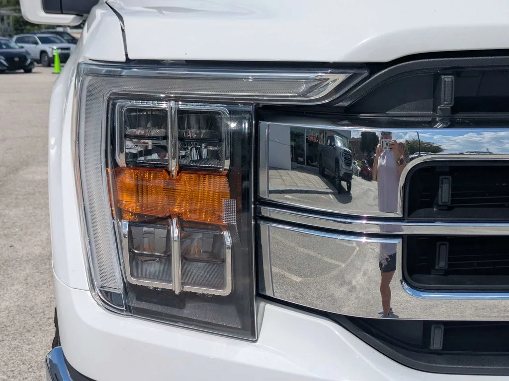 Used 2022 White Ford Lariat image 10