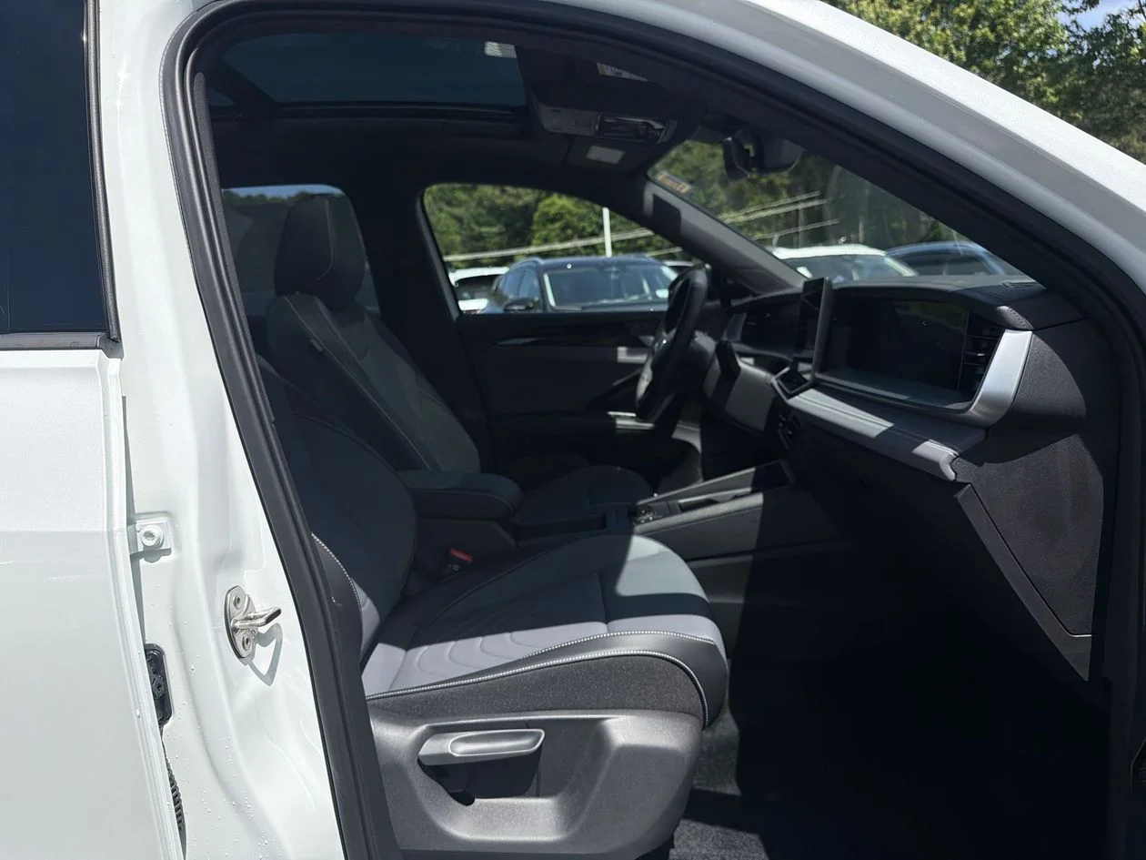 New 2026 White/off-white Volkswagen 2.0T SE R-Line Black image 31