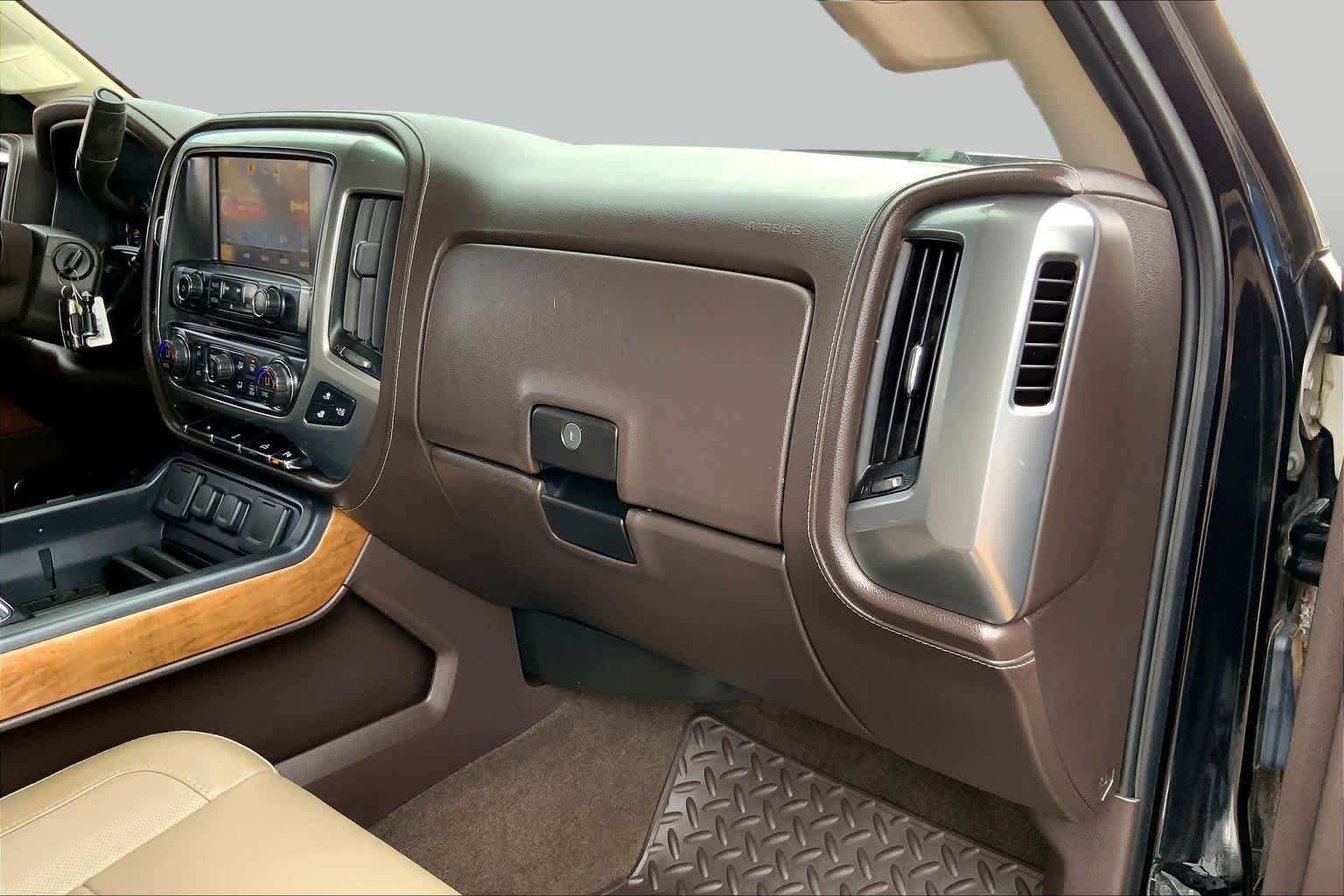 Used 2015 Black Chevrolet LTZ image 18