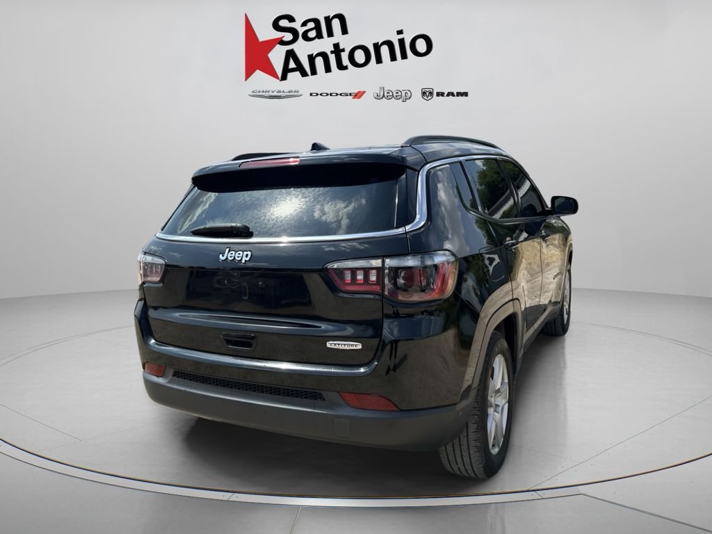 Used 2022 Black Jeep Latitude image 14