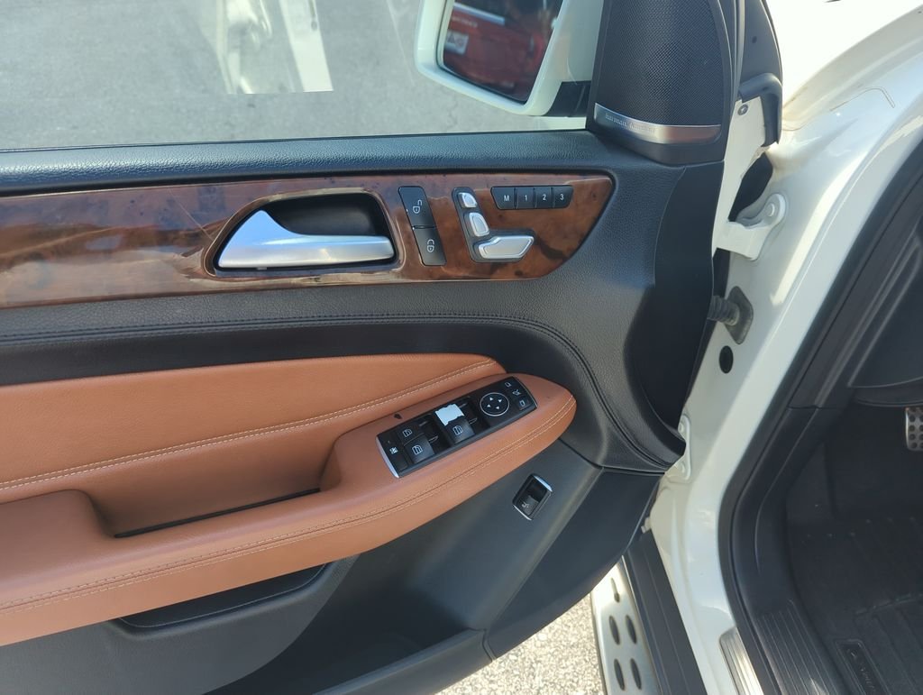 Used 2016  Mercedes-Benz GLE 400 image 18
