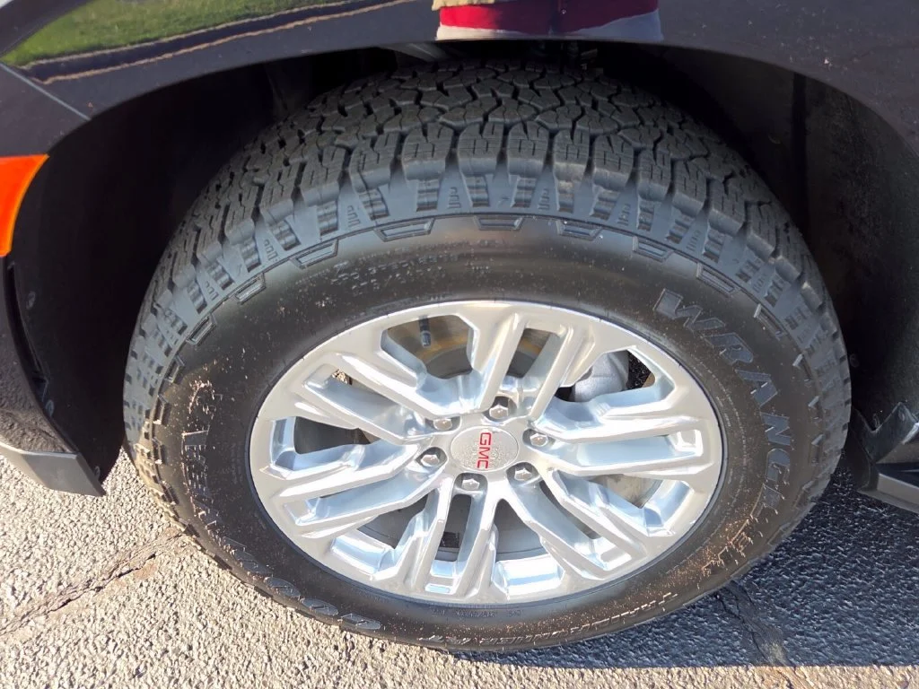 Used 2023 MIDNIGHT BLUE METALLIC GMC SLT image 5