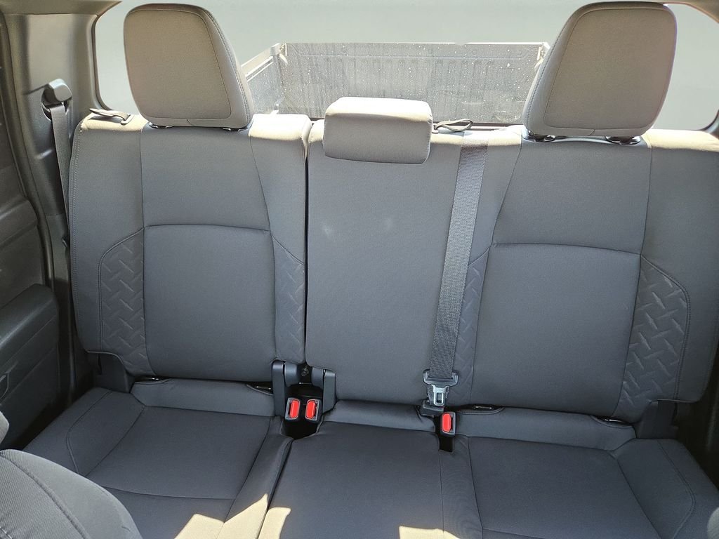 2025 Toyota Tacoma SR5 - Photo 25