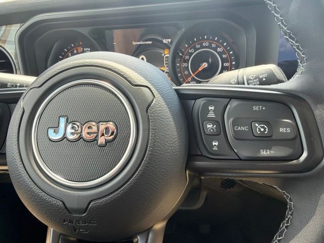 New 2026 Black Clear-Coat Exterior Paint Jeep 85th Anniversary Edition image 22