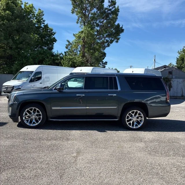 Used 2019 Gray Cadillac Luxury image 4