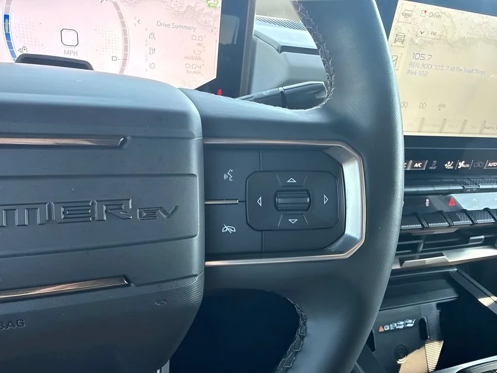 Used 2025 Interstellar White GMC 2X image 17