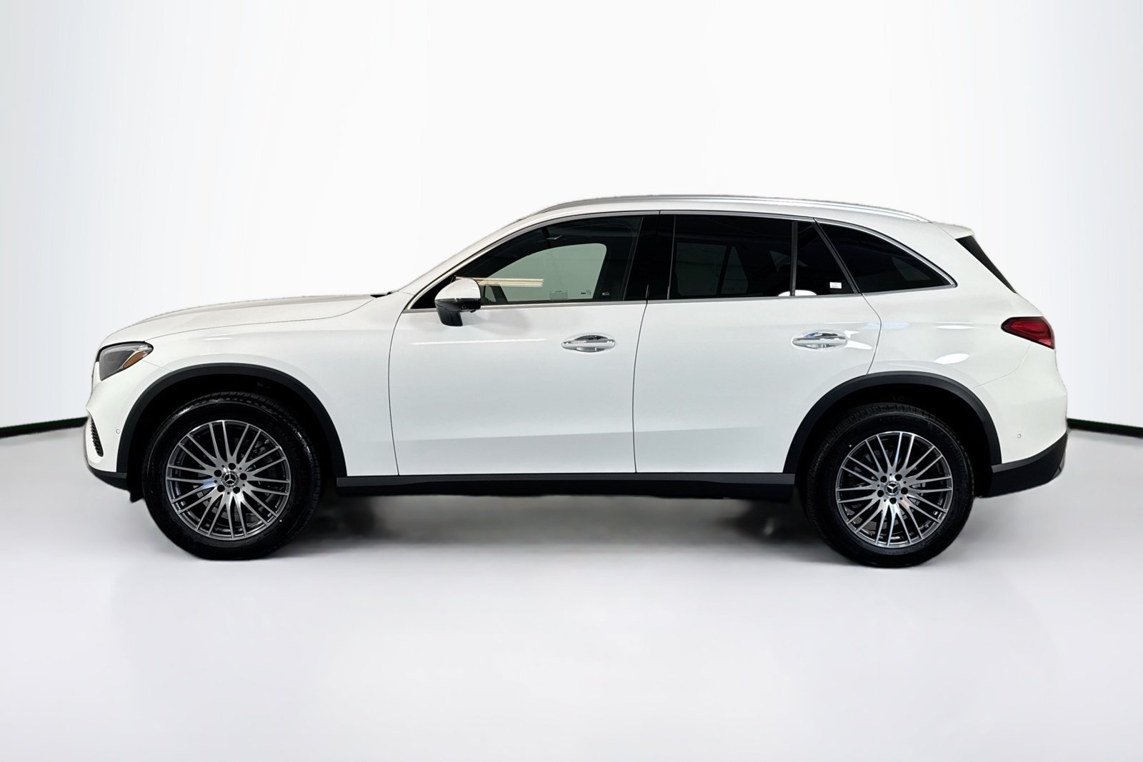 New 2026 Polar White Mercedes-Benz GLC 300 image 8
