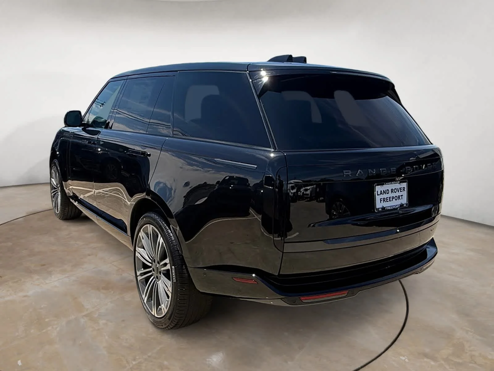 New 2026 Santorini Black Land Rover SE image 3