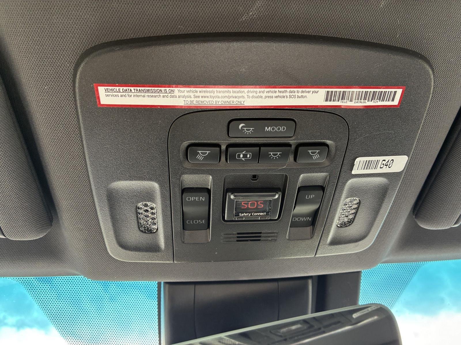Used 2020 Wind Chill Pearl Toyota Hybrid Limited image 15