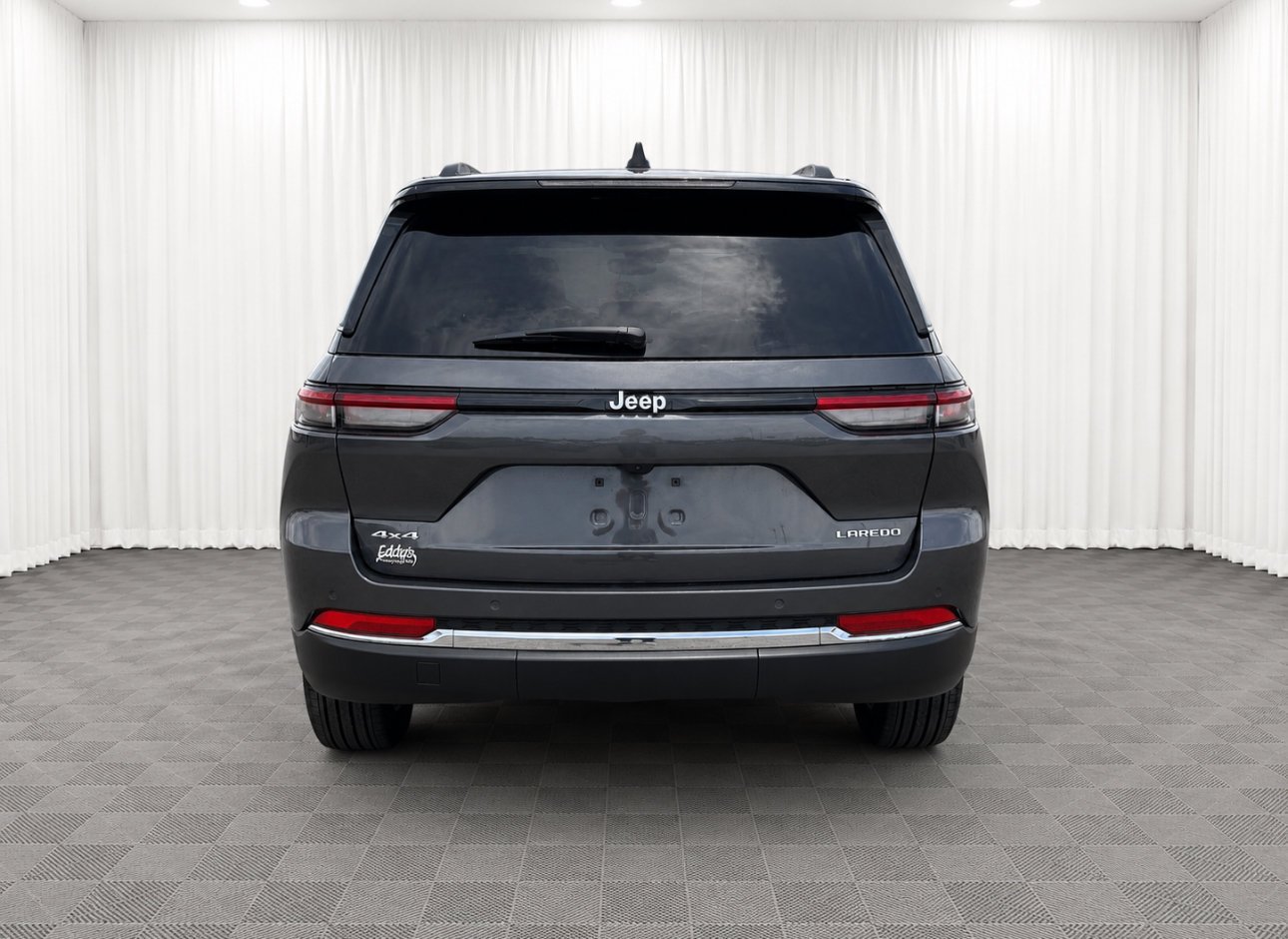 Used 2024 Baltic Gray Metallic Clearcoat Jeep Laredo X image 4