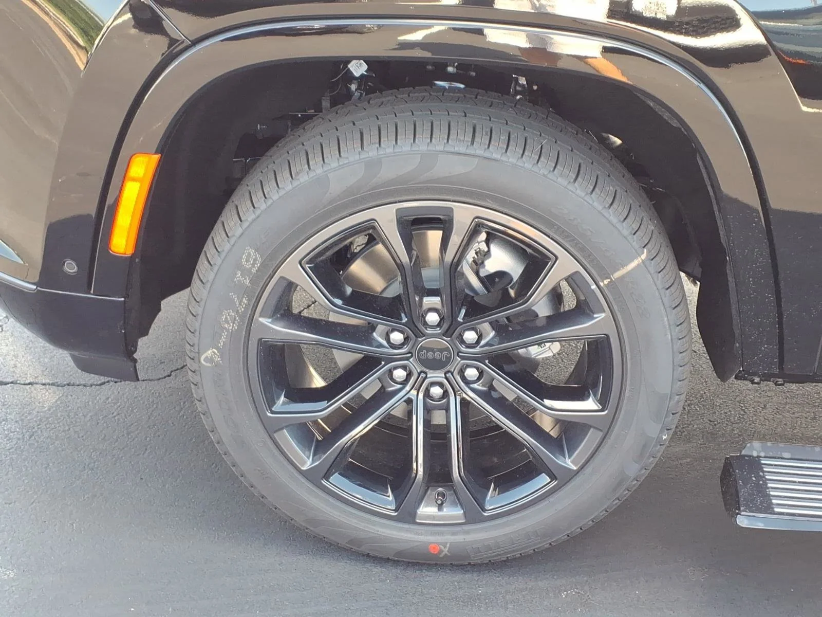 New 2026 High Gloss Black Exterior Paint Jeep Summit Obsidian image 22