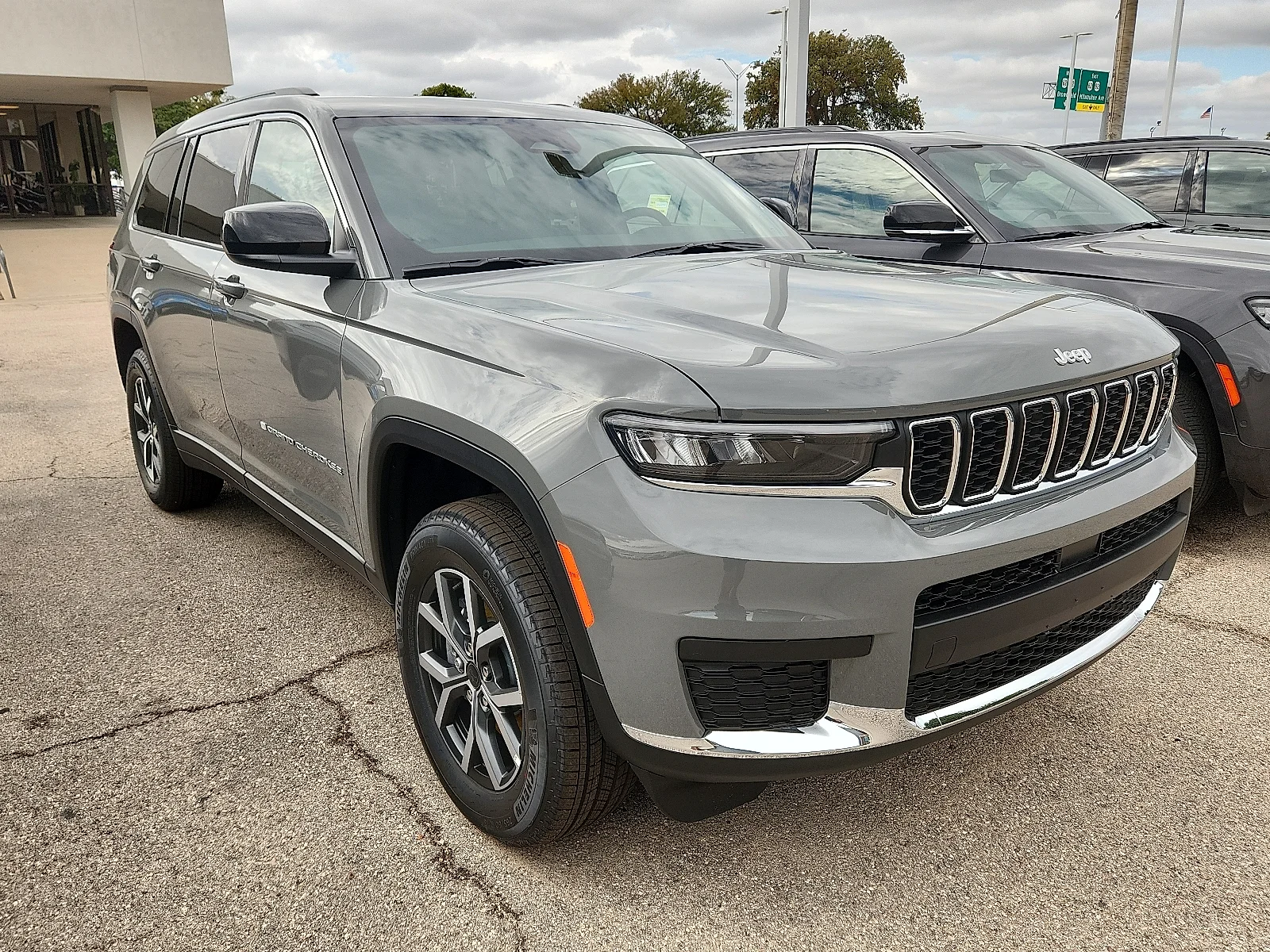 New 2026 Sting-Gray Clearcoat Jeep L LAREDO X 4X4 image 4