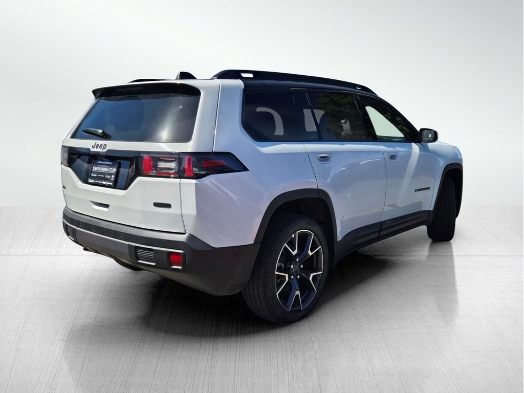 New 2026 Bright White Clear-Coat Exterior Paint Jeep Overland image 4