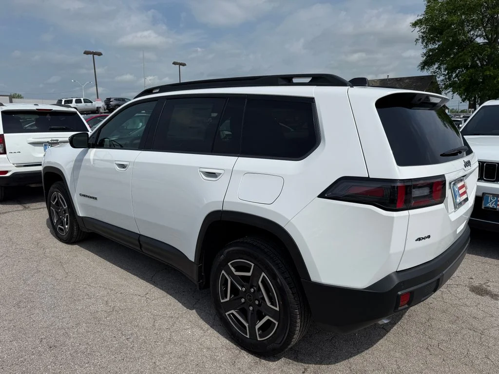 New 2026 White/off-white Jeep Laredo image 16
