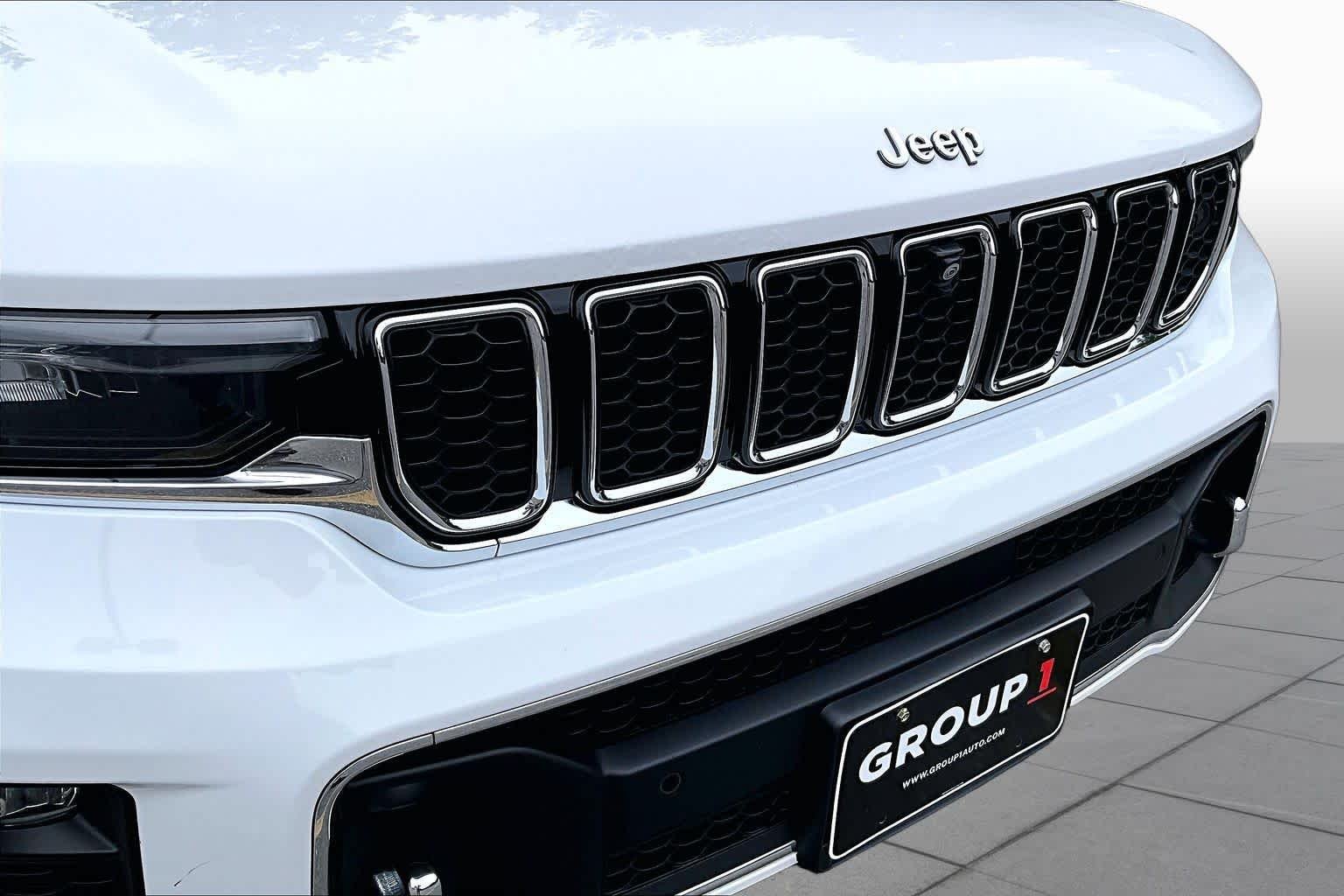Used 2023 Bright White Clearcoat Jeep Overland image 32