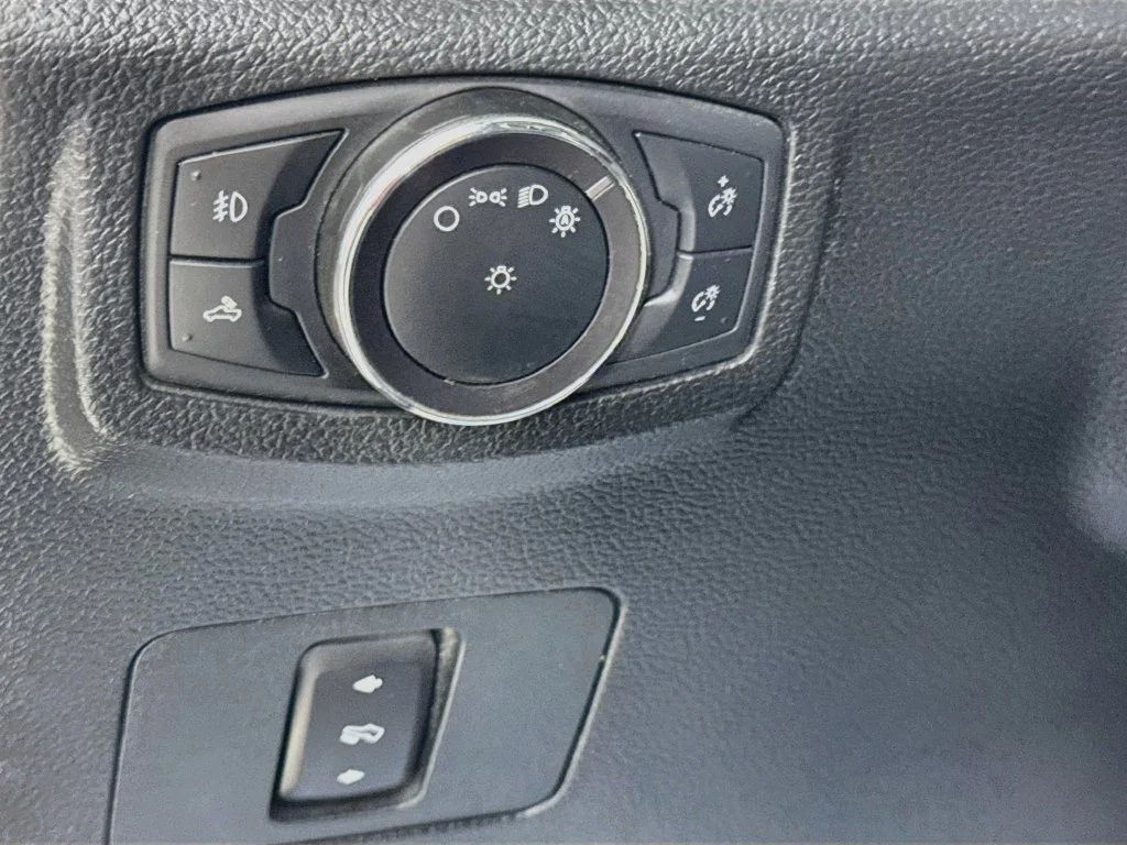 Used 2020 Silver Metallic Ford Lariat image 12