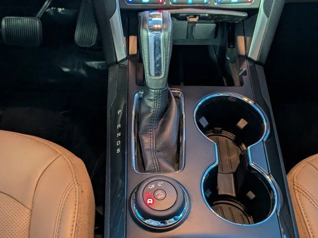 Used 2017  Ford Limited image 20