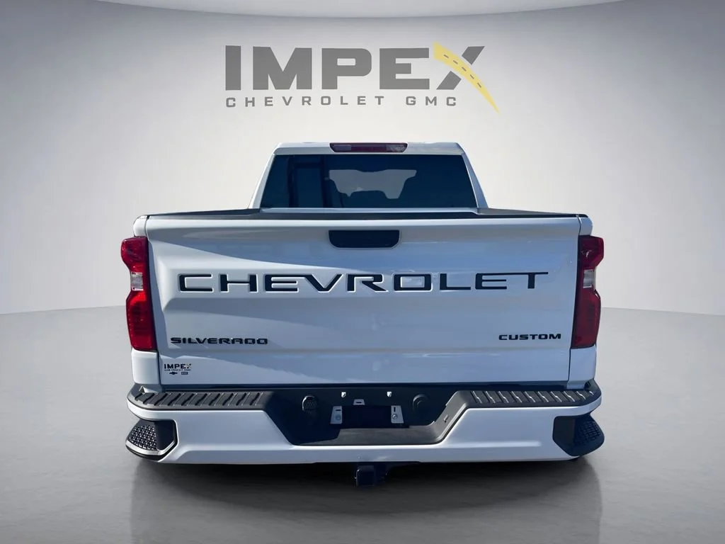 Used 2025 Summit White Chevrolet Custom image 4