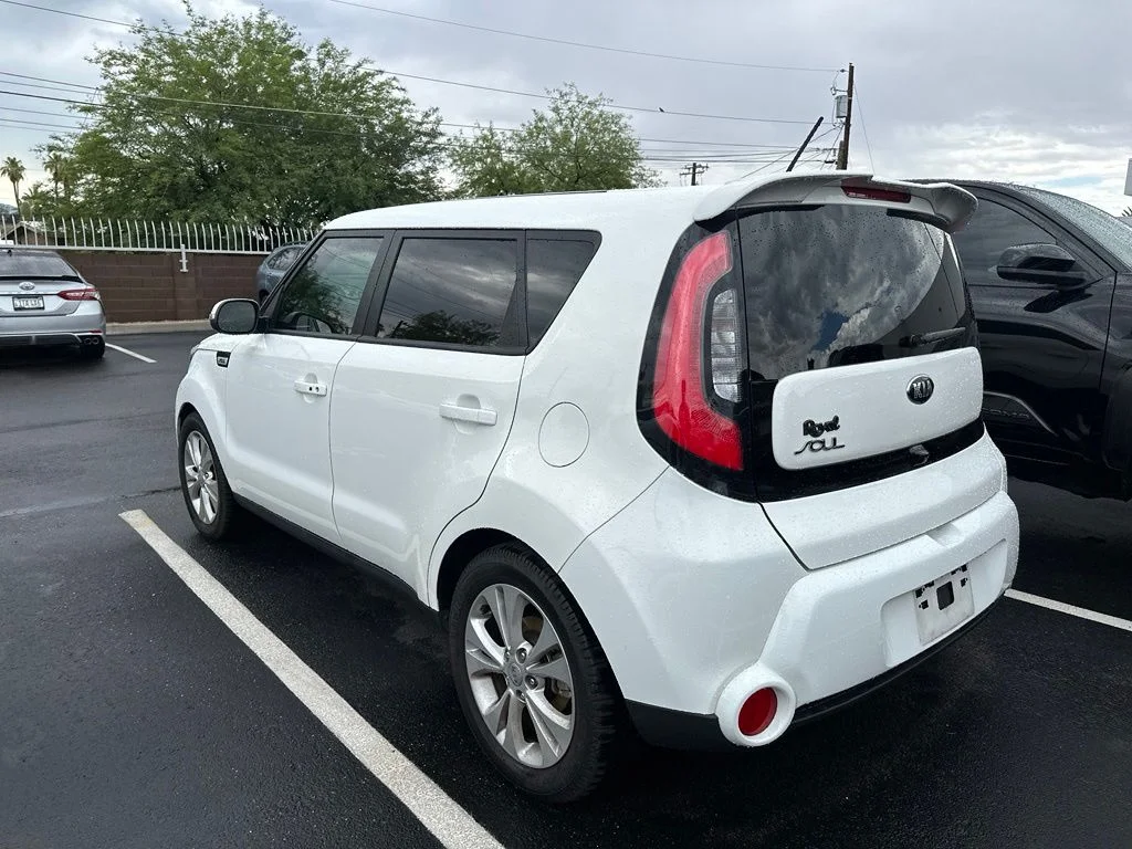 Used 2016 White Kia Exclaim image 12