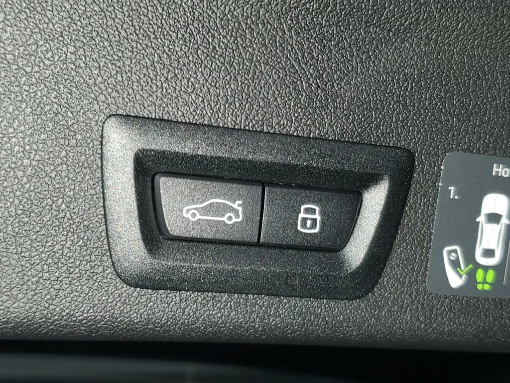 New 2027 Skyscraper Grey Metallic BMW xDrive40i image 8