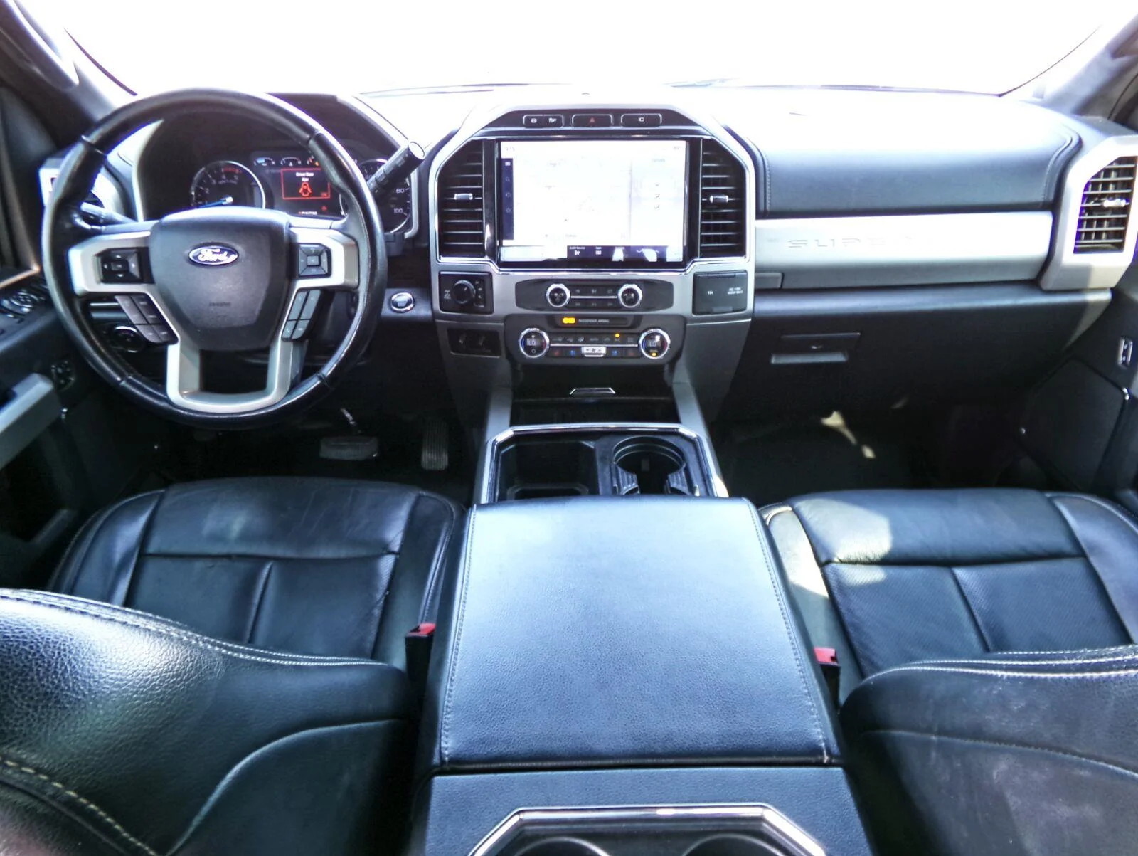 Used 2022 Iconic Silver/Carbonized Gray Ford Lariat image 6