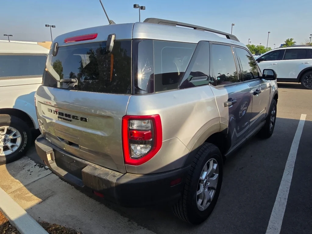 Used 2022 Iconic Silver Metallic Ford Base image 4