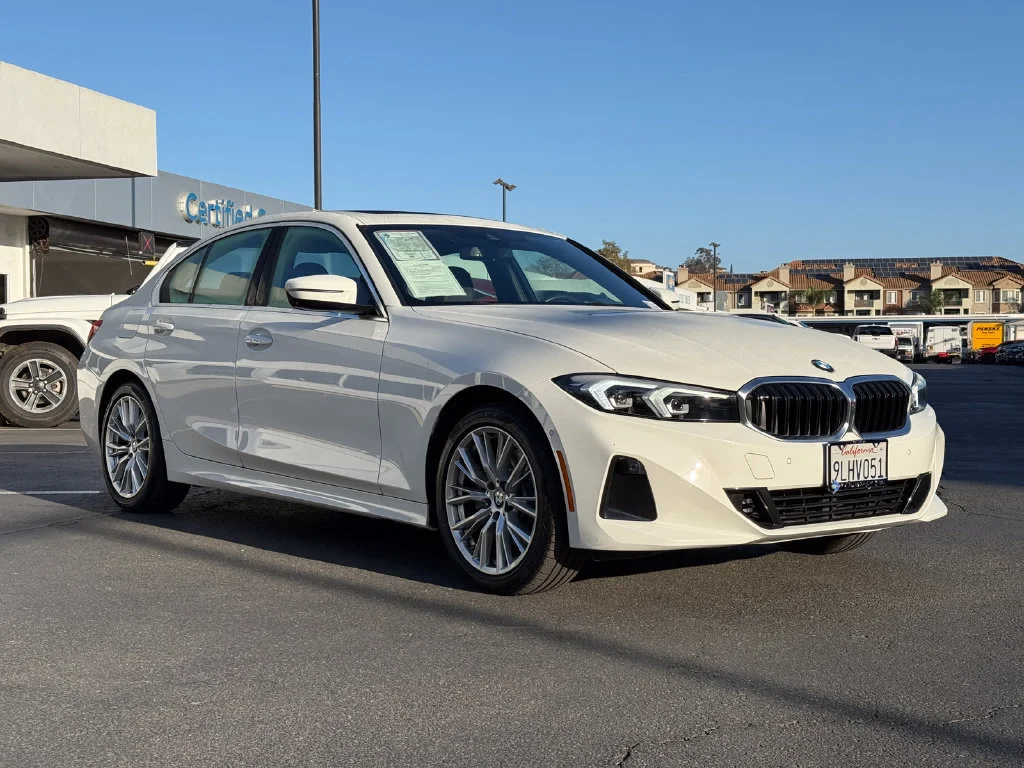 Used 2024  BMW NA image 5