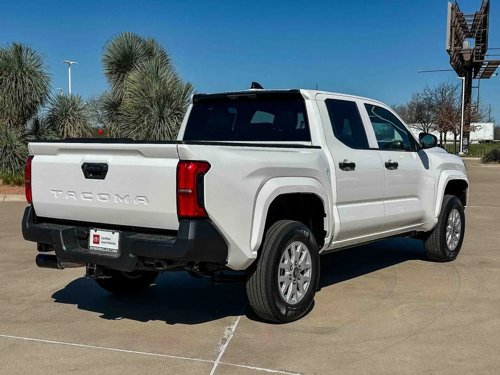 2026 Toyota Tacoma SR - Photo 25