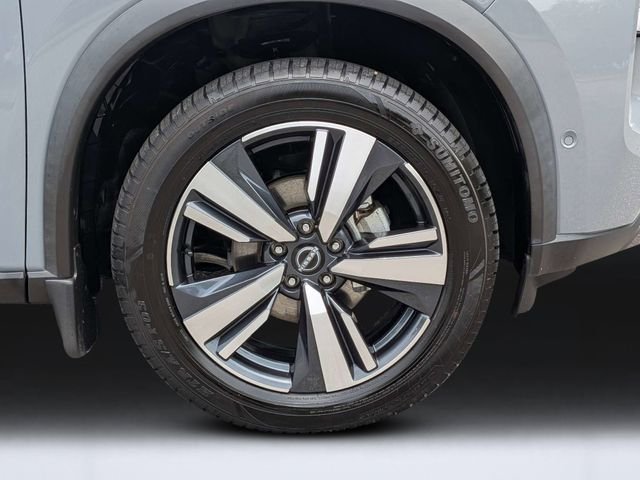 Used 2023 Gray Nissan SL image 11