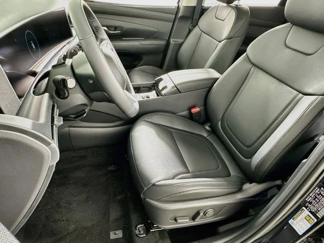 Certified Used 2025 Black Hyundai SEL Convenience image 9