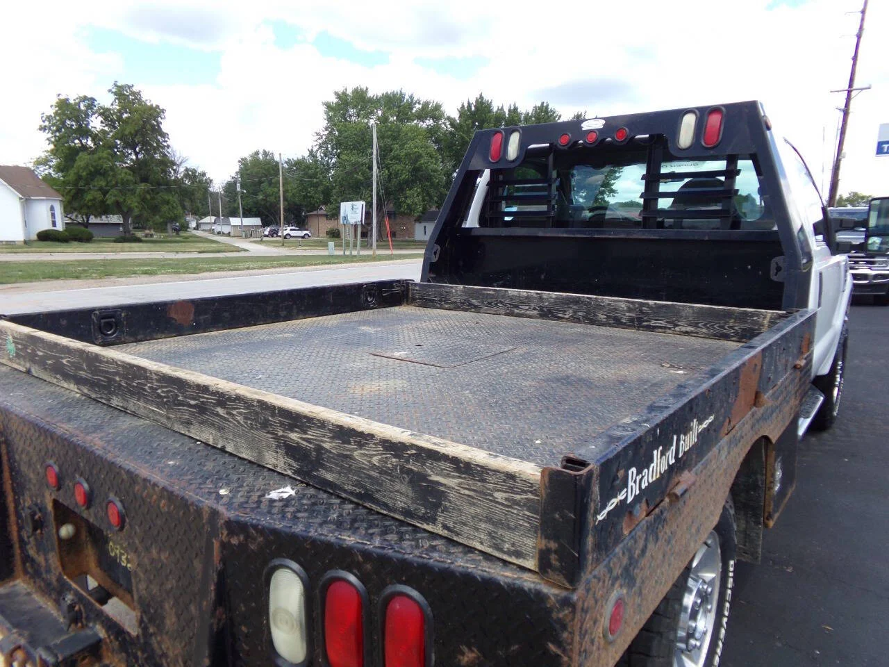 Used 2010 White Ford XL 4x4 2dr Regular Cab 8 ft. LB SRW Pickup image 8