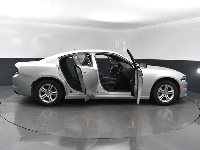 2022 Dodge Charger SXT - Photo 10