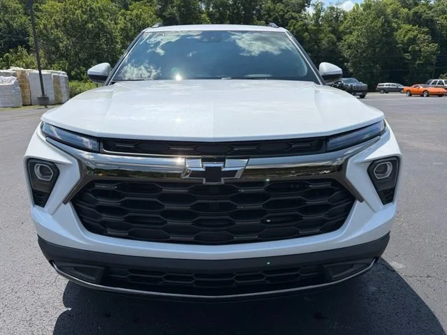 New 2026 Iridescent Pearl Tricoat Chevrolet ACTIV image 7