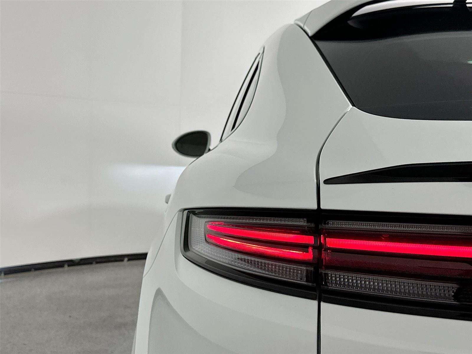 New 2026 White Porsche Cayenne E-Hybrid Coupé image 16