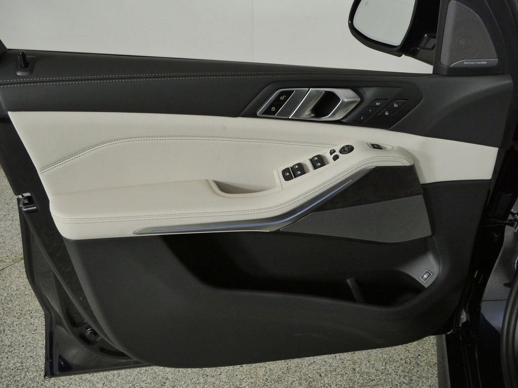 Used 2026 Carbon Black Metallic BMW xDrive50e image 35