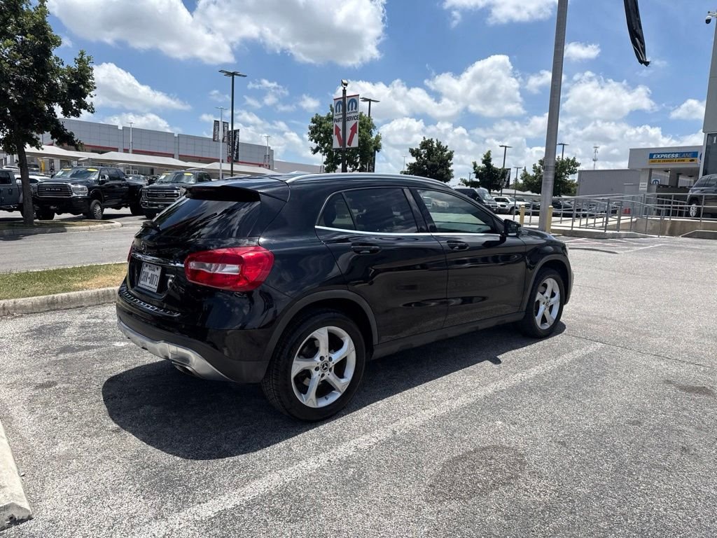 Used 2018 Black Mercedes-Benz GLA 250 image 8
