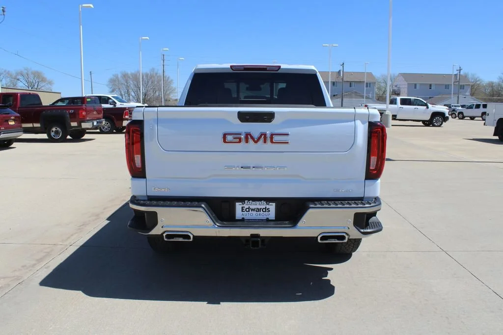 New 2026 Glacier White Tricoat GMC SLT image 4