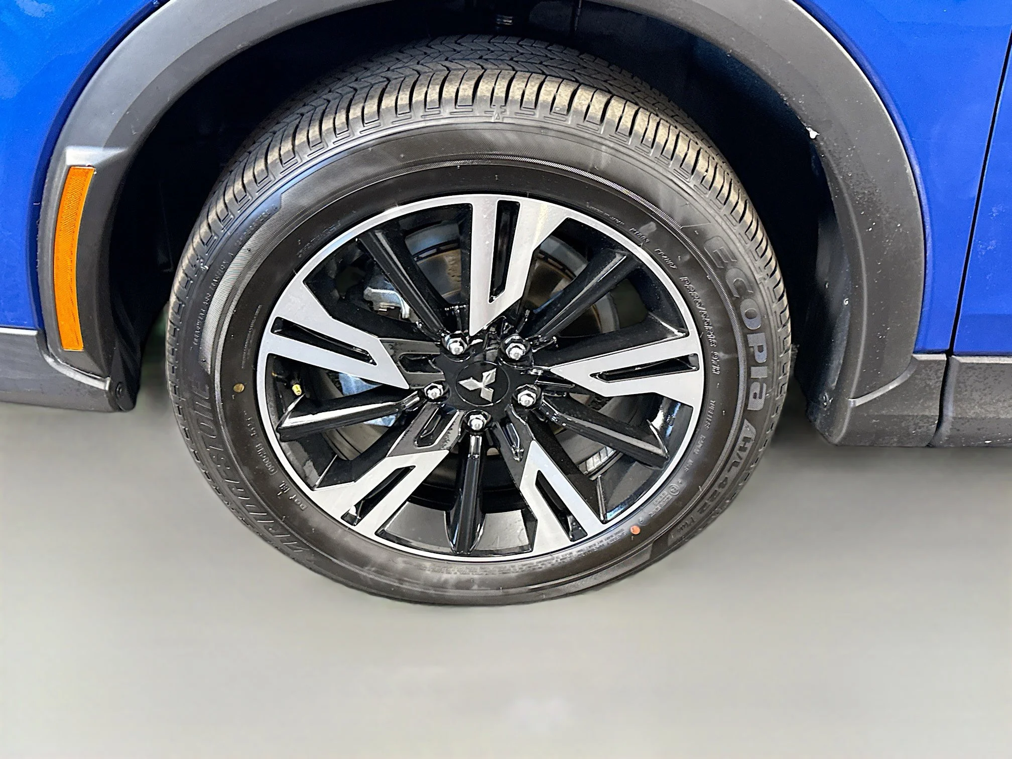 Used 2026 Lightning Blue Metallic Mitsubishi Black Edition image 34