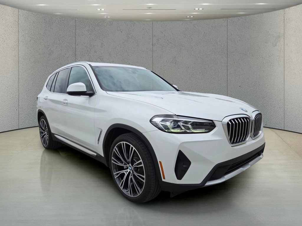 Used 2024 Mineral White Metallic BMW sDrive30i image 13
