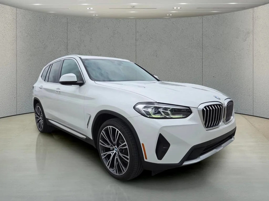 Used 2024 Mineral White Metallic BMW sDrive30i image 13