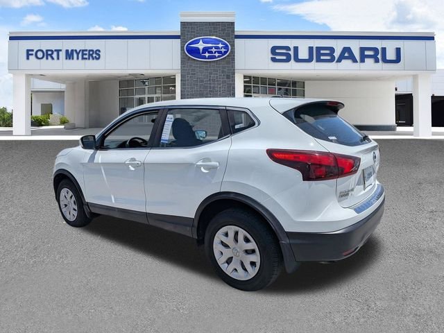 Used 2018 White Nissan S image 6