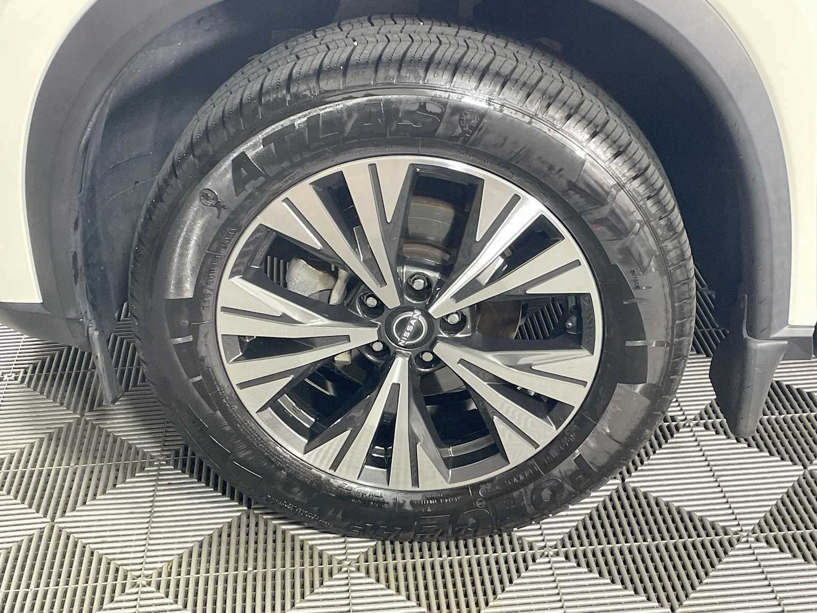 Certified Used 2023 Pearl White Tricoat Nissan SV image 28