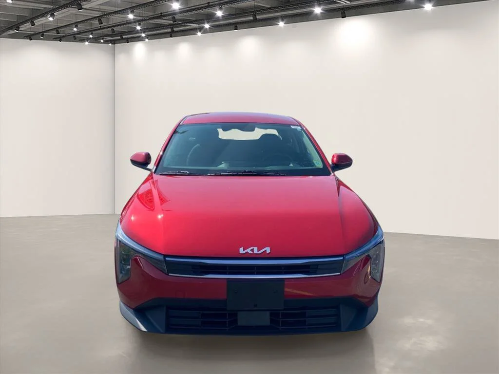 Certified Used 2025 Currant Red Kia LXS image 3