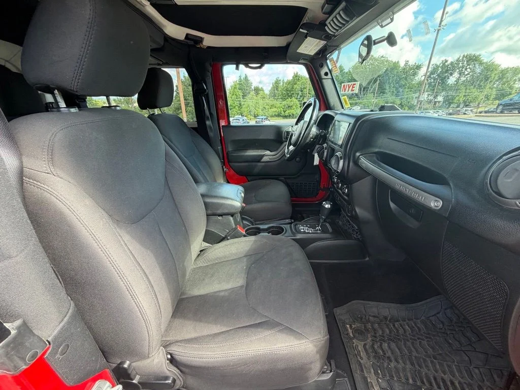 Used 2017 Red Jeep Sport image 15