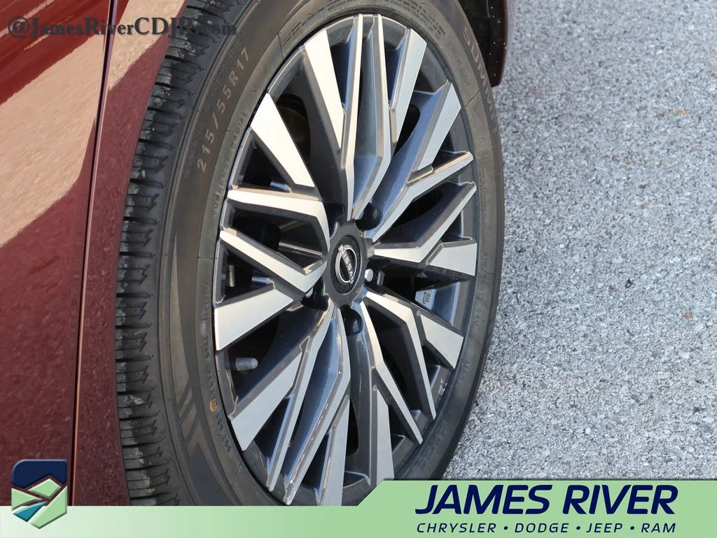 Used 2025 Red Nissan 2.5 SV image 37