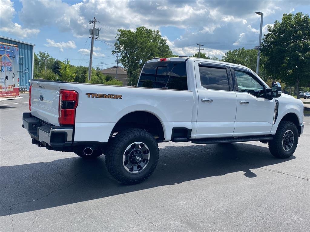 Used 2024 Star White Metallic Tri-Coat Ford LARIAT image 11