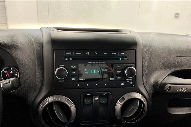 Used 2017 Granite Crystal Metallic Clearcoat Jeep Sport image 30