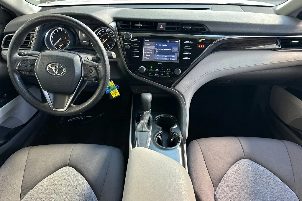 Used 2020 White Toyota LE image 13