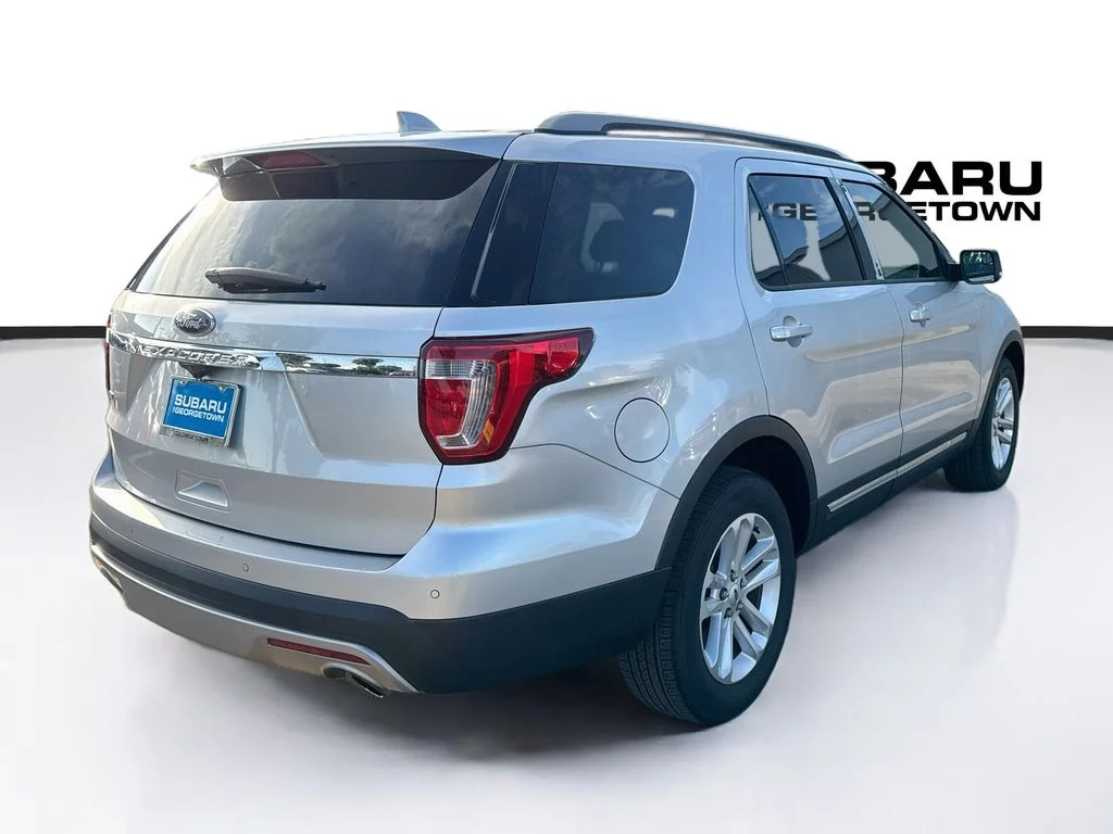 Used 2017 Silver Ford XLT image 7